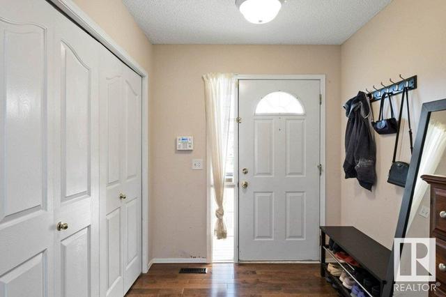 19024 50 Av Nw, House detached with 4 bedrooms, 3 bathrooms and 4 parking in Edmonton AB | Card Image