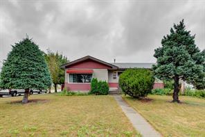 2202 35 Street Se, House detached with 4 bedrooms, 1 bathrooms and 2 parking in Calgary AB | Image 3