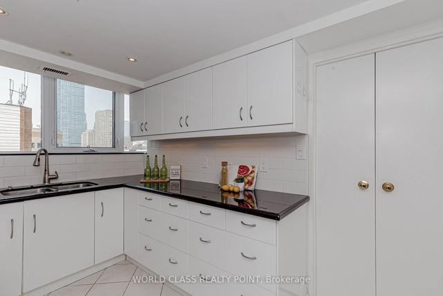 14a - 256 Jarvis St, Condo with 2 bedrooms, 2 bathrooms and 1 parking in Toronto ON | Image 3