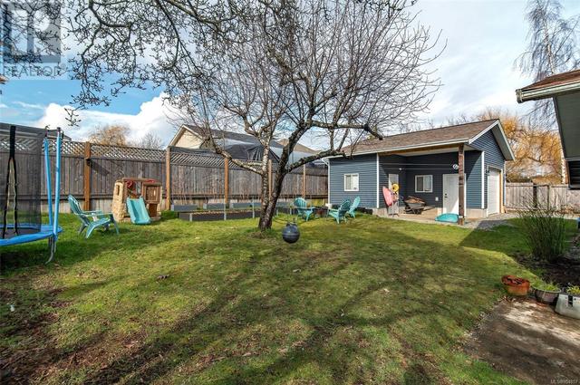2062 Palmer Rd, House detached with 3 bedrooms, 1 bathrooms and 4 parking in Campbell River BC | Image 28
