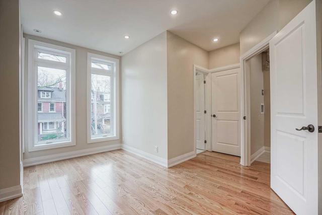 354 Brunswick Ave, House semidetached with 6 bedrooms, 4 bathrooms and null parking in Toronto ON | Image 15