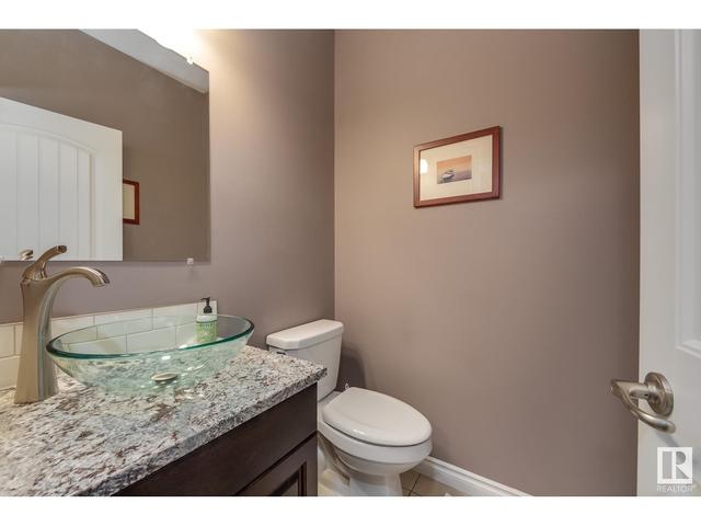 7744 81 Av Nw, House semidetached with 4 bedrooms, 3 bathrooms and null parking in Edmonton AB | Image 8
