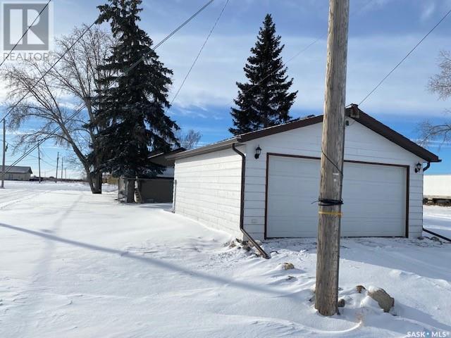 105 2nd Avenue W, House detached with 2 bedrooms, 1 bathrooms and null parking in Nokomis SK | Image 26