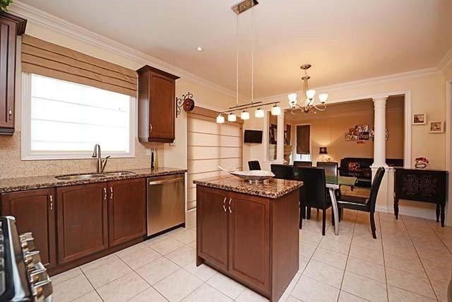 8 Via Avellino Rd, House detached with 4 bedrooms, 5 bathrooms and 4 parking in Vaughan ON | Image 9
