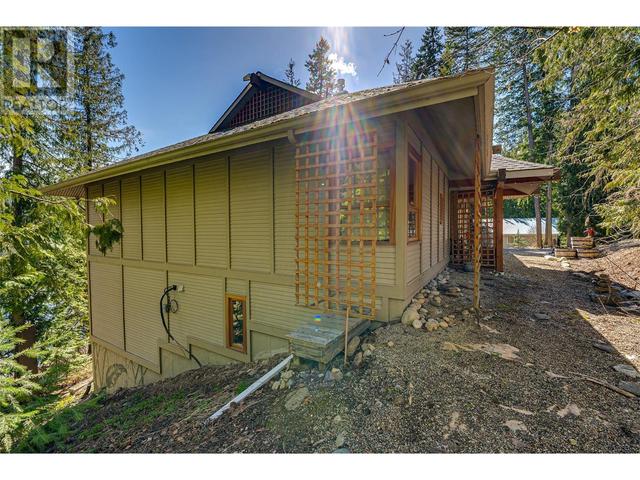 661 Park Road, House detached with 3 bedrooms, 2 bathrooms and 8 parking in Columbia Shuswap D BC | Image 41