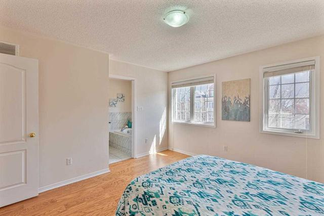 3173 Eclipse Ave, House semidetached with 3 bedrooms, 4 bathrooms and 3 parking in Mississauga ON | Image 5