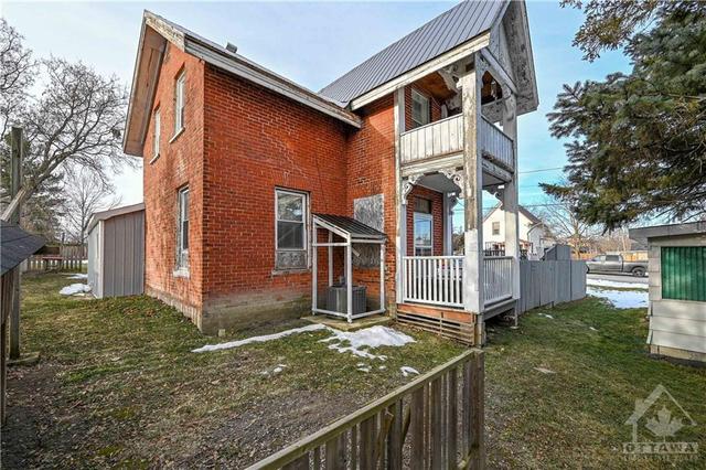 10 Vancourtland Street S, House detached with 3 bedrooms, 2 bathrooms and 6 parking in Arnprior ON | Image 29