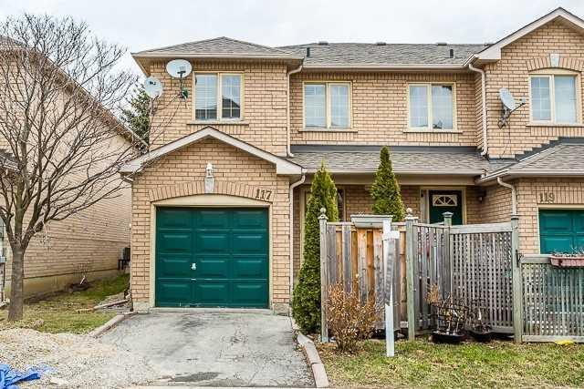 117 - 2 Sir Lou Dr, House attached with 3 bedrooms, 2 bathrooms and 1 parking in Brampton ON | Image 2