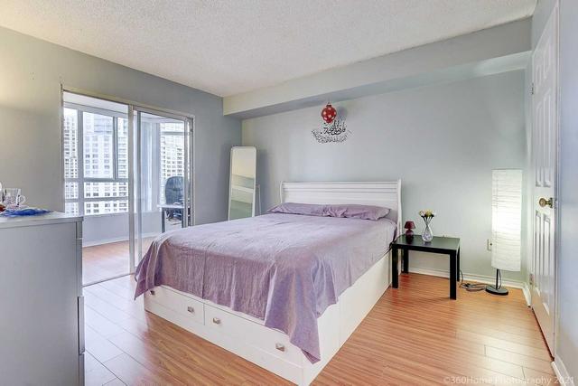 1704 - 50 Kingsbridge Garden Circ, Condo with 1 bedrooms, 1 bathrooms and 1 parking in Mississauga ON | Image 2
