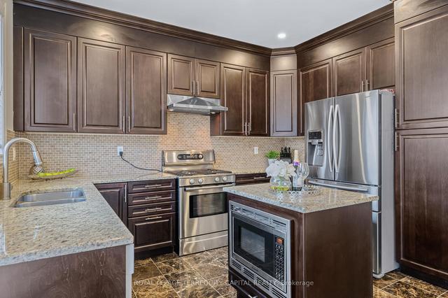 277 Chatfield Dr, House detached with 4 bedrooms, 5 bathrooms and 4 parking in Vaughan ON | Image 3