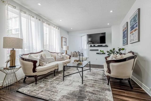 th22 - 242 John Garland Blvd, Townhouse with 3 bedrooms, 2 bathrooms and 2 parking in Toronto ON | Image 2