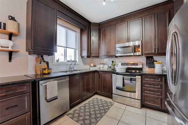 2432 Second St, House attached with 2 bedrooms, 3 bathrooms and 3 parking in Burlington ON | Image 5