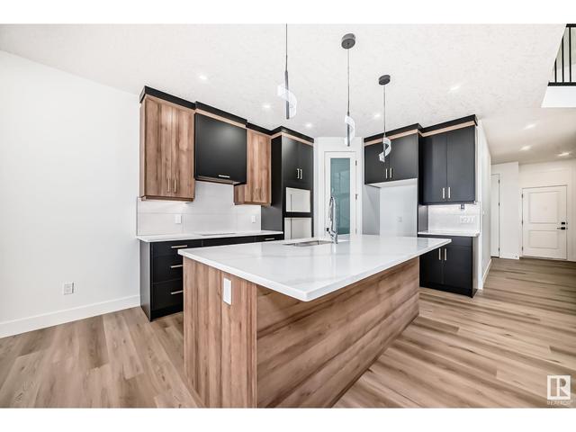 4728 177 Av Nw, House detached with 3 bedrooms, 3 bathrooms and null parking in Edmonton AB | Image 3