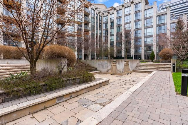 th111 - 25 Soho St, Townhouse with 2 bedrooms, 2 bathrooms and 1 parking in Toronto ON | Image 17