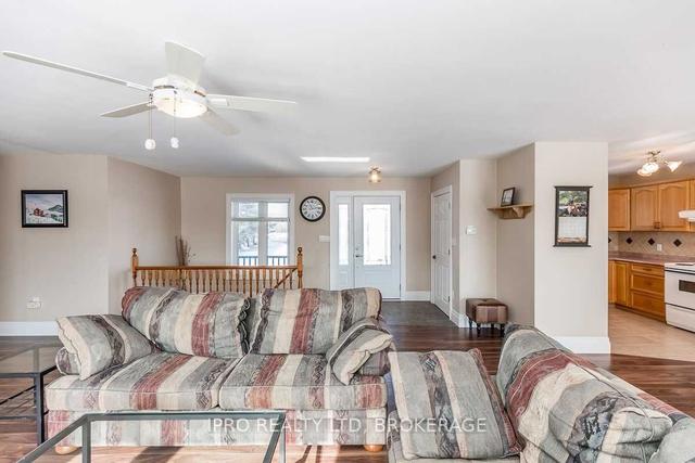 2063 Highway 11, House detached with 2 bedrooms, 1 bathrooms and 8 parking in Oro Medonte ON | Image 5