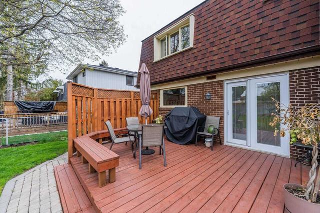 40 Deerbrook Tr, House detached with 3 bedrooms, 4 bathrooms and 3.5 parking in Toronto ON | Image 14