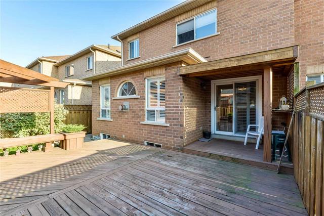 186 Hawkview Blvd, House attached with 3 bedrooms, 3 bathrooms and 3 parking in Vaughan ON | Image 11