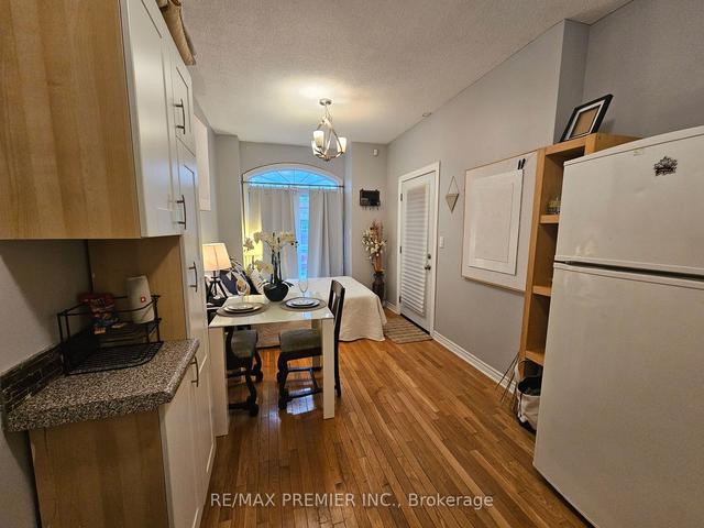 175 Rankin Cres, House semidetached with 4 bedrooms, 5 bathrooms and 1 parking in Toronto ON | Image 9