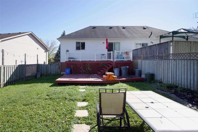 66 Fenwick Ave, House semidetached with 1 bedrooms, 2 bathrooms and 3 parking in Clarington ON | Image 14