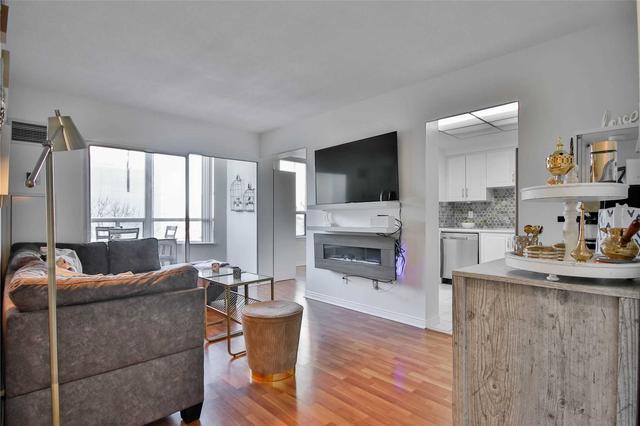 416 - 135 Hillcrest Ave, Condo with 2 bedrooms, 1 bathrooms and 1 parking in Mississauga ON | Image 35