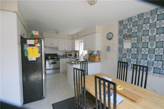 73 Birchwood Dr, House detached with 4 bedrooms, 3 bathrooms and 4 parking in Barrie ON | Image 3