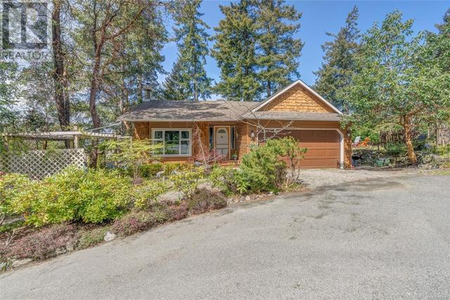 511 Summit Dr, House detached with 3 bedrooms, 2 bathrooms and 4 parking in Nanaimo BC | Card Image