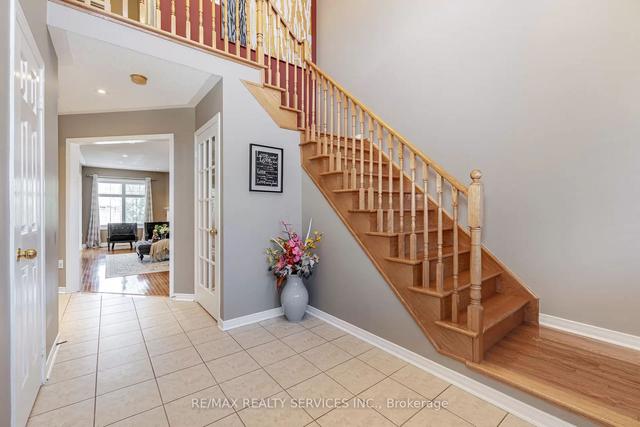 21 Milkweed Cres, House detached with 3 bedrooms, 3 bathrooms and 6 parking in Brampton ON | Image 22