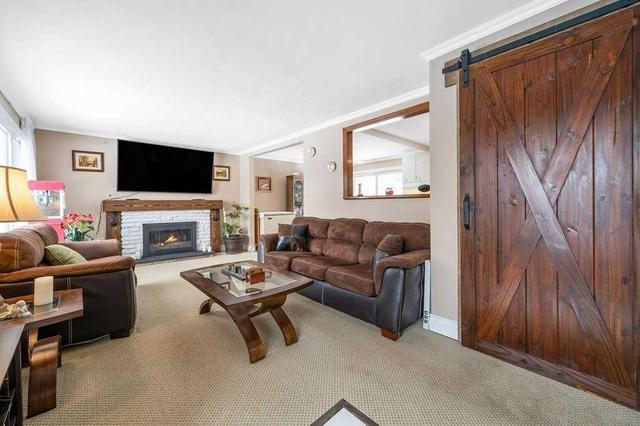 7 Caseley Dr, House detached with 2 bedrooms, 2 bathrooms and 15 parking in Halton Hills ON | Image 3
