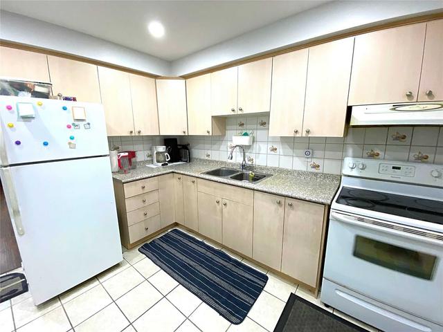 18 - 7560 Goreway Dr, Townhouse with 3 bedrooms, 3 bathrooms and 2 parking in Mississauga ON | Image 12
