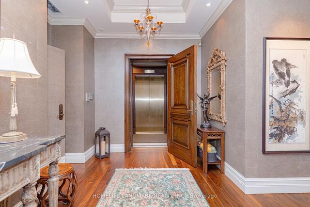 7a - 2 Chedington Pl, Condo with 2 bedrooms, 3 bathrooms and 2 parking in Toronto ON | Image 2
