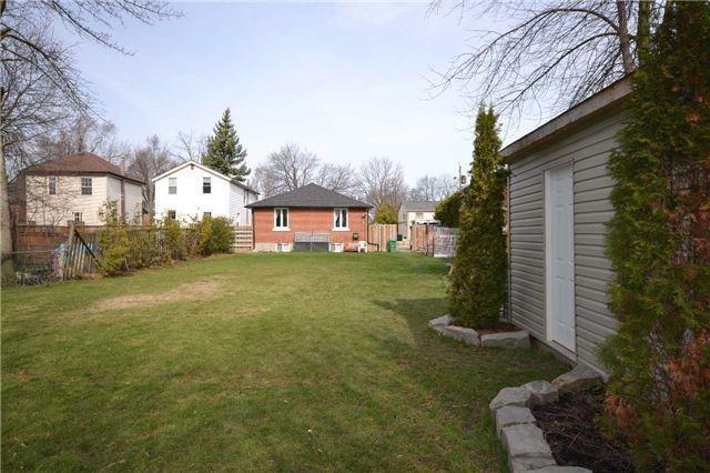 29 English St, House detached with 3 bedrooms, 2 bathrooms and 1 parking in Brampton ON | Image 10