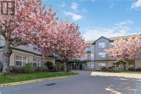 301 - 1485 Garnet Rd, Condo with 1 bedrooms, 1 bathrooms and null parking in Saanich BC | Card Image