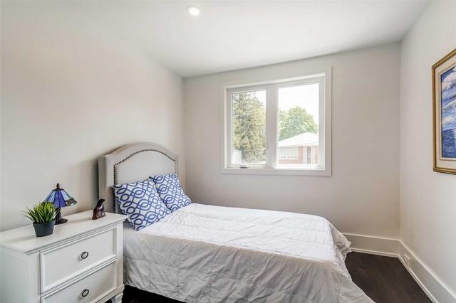 164 Roslin Ave, House semidetached with 3 bedrooms, 3 bathrooms and 1 parking in Toronto ON | Image 22