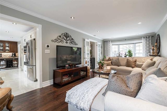 41 Braemore Rd, House detached with 4 bedrooms, 4 bathrooms and 4 parking in Brampton ON | Image 3