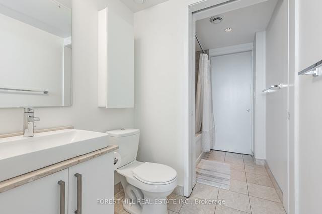 4107 - 12 York St, Condo with 2 bedrooms, 2 bathrooms and 1 parking in Toronto ON | Image 3