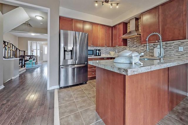 63 Westray Cres, House semidetached with 3 bedrooms, 3 bathrooms and 3 parking in Ajax ON | Image 2
