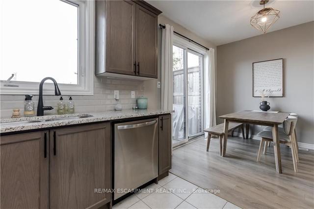46 - 219 Dundas St E, Townhouse with 1 bedrooms, 2 bathrooms and 1 parking in Hamilton ON | Image 3