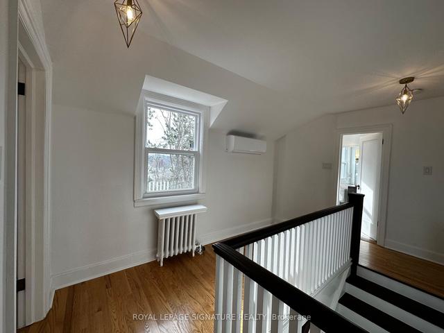 19 Halford Ave, House detached with 3 bedrooms, 2 bathrooms and 4 parking in Toronto ON | Image 9