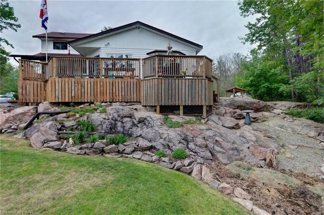 49 Fire Route 82b, House detached with 3 bedrooms, 2 bathrooms and null parking in Trent Lakes ON | Image 3