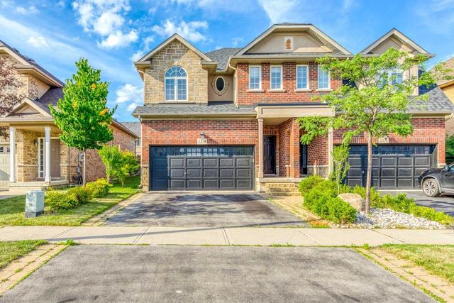 2374 Stone Glen Cres, House semidetached with 3 bedrooms, 4 bathrooms and 4 parking in Oakville ON | Image 1