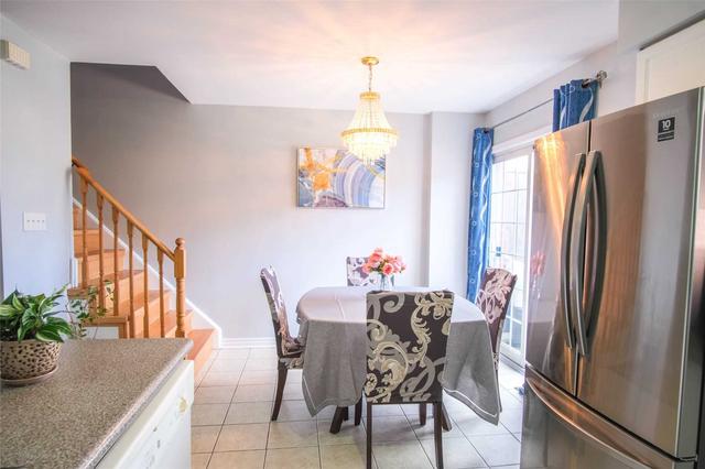 120 Trudelle St, Townhouse with 3 bedrooms, 2 bathrooms and 1 parking in Toronto ON | Image 2