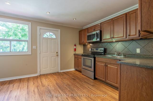 49 Spadina Ave, House detached with 4 bedrooms, 3 bathrooms and 3 parking in Hamilton ON | Image 32