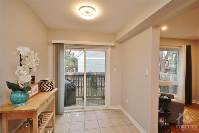 1267 Shillington Avenue, Townhouse with 3 bedrooms, 4 bathrooms and 2 parking in Ottawa ON | Image 11