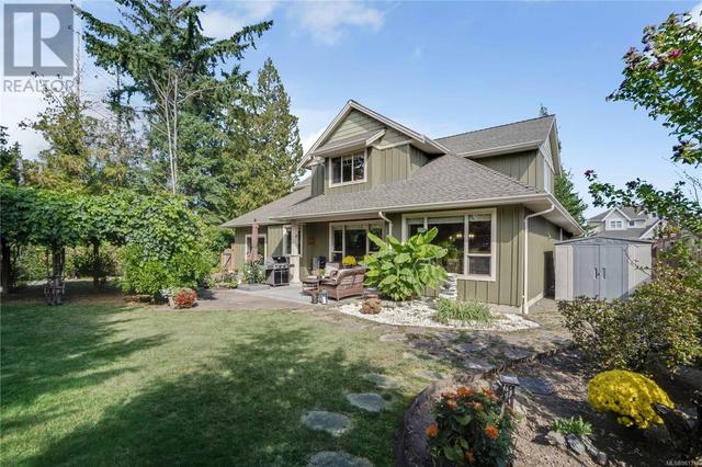 568 Soriel Rd, House detached with 4 bedrooms, 4 bathrooms and 2 parking in Parksville BC | Image 2