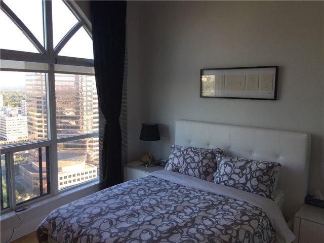 lrg07 - 7 Lorraine Dr, Condo with 2 bedrooms, 3 bathrooms and 2 parking in Toronto ON | Image 5