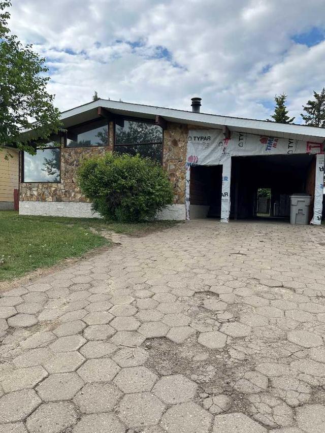 1524 3 Avenue, House detached with 5 bedrooms, 2 bathrooms and 2 parking in Wainwright AB | Image 2