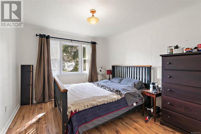 920 Lodge Ave, House detached with 4 bedrooms, 2 bathrooms and 3 parking in Saanich BC | Image 14