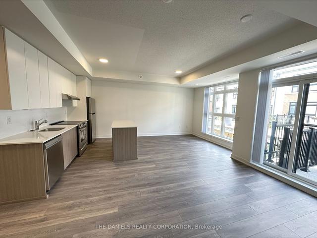 c-204 - 140 Canon Jackson Dr E, Townhouse with 2 bedrooms, 3 bathrooms and 1 parking in Toronto ON | Image 2