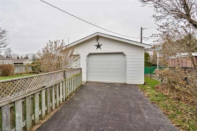 1192 Tavistock Dr, House detached with 3 bedrooms, 2 bathrooms and 7 parking in Burlington ON | Image 19