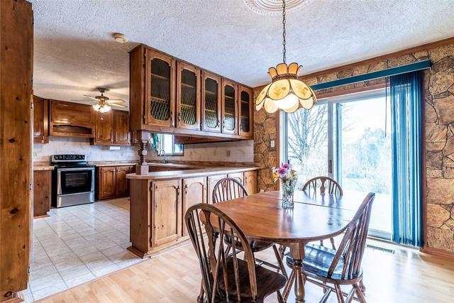 65 Bruce St, House detached with 3 bedrooms, 2 bathrooms and 5 parking in Kawartha Lakes ON | Image 2